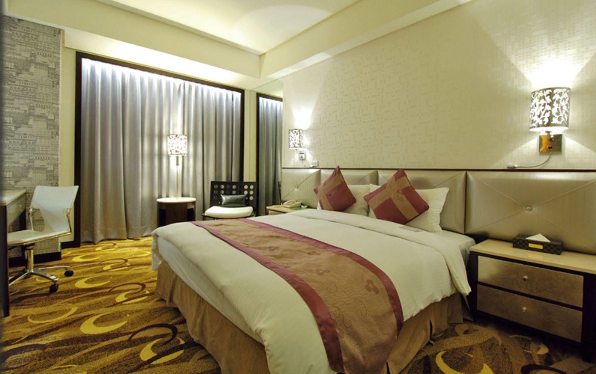 Hej Taipei Arena Hotel Екстериор снимка